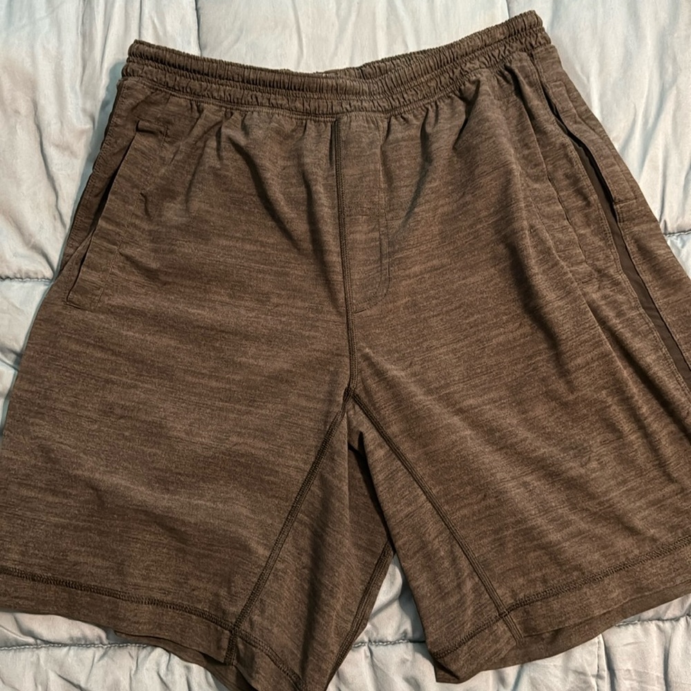 lululemon athletica Men's Athletic Shorts in Brown Heather